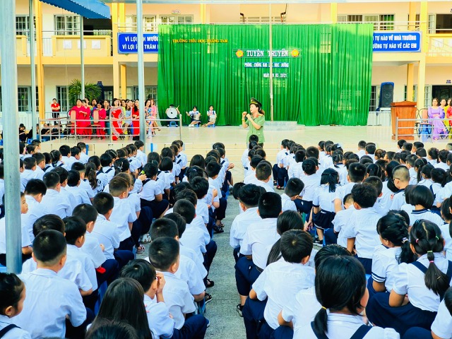 Tuyên Truyền Phòng Chống Bạo Lực Học Đường Cho Hơn 1.500 Học Sinh - Thông  Báo - Công An Tỉnh